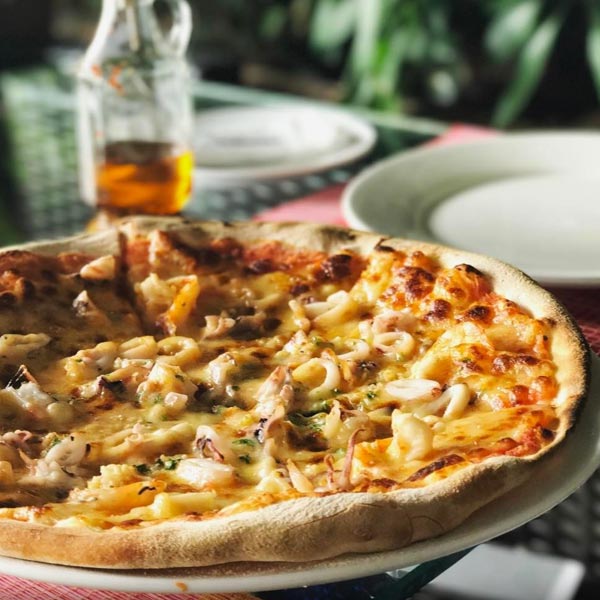 Pizza nướng củi chuẩn vị Ý tại David Pizzeria