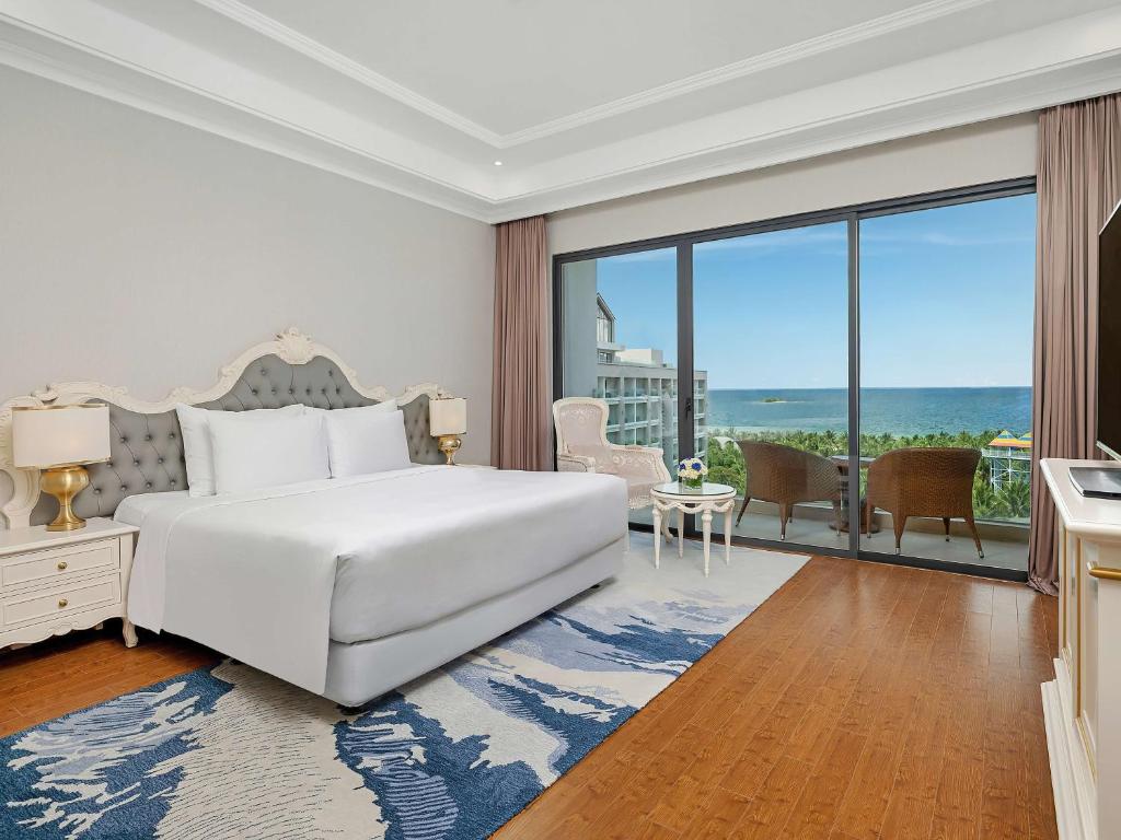 Phòng Deluxe Nhìn Ra Biển - Radisson Blu Resort Phu Quoc