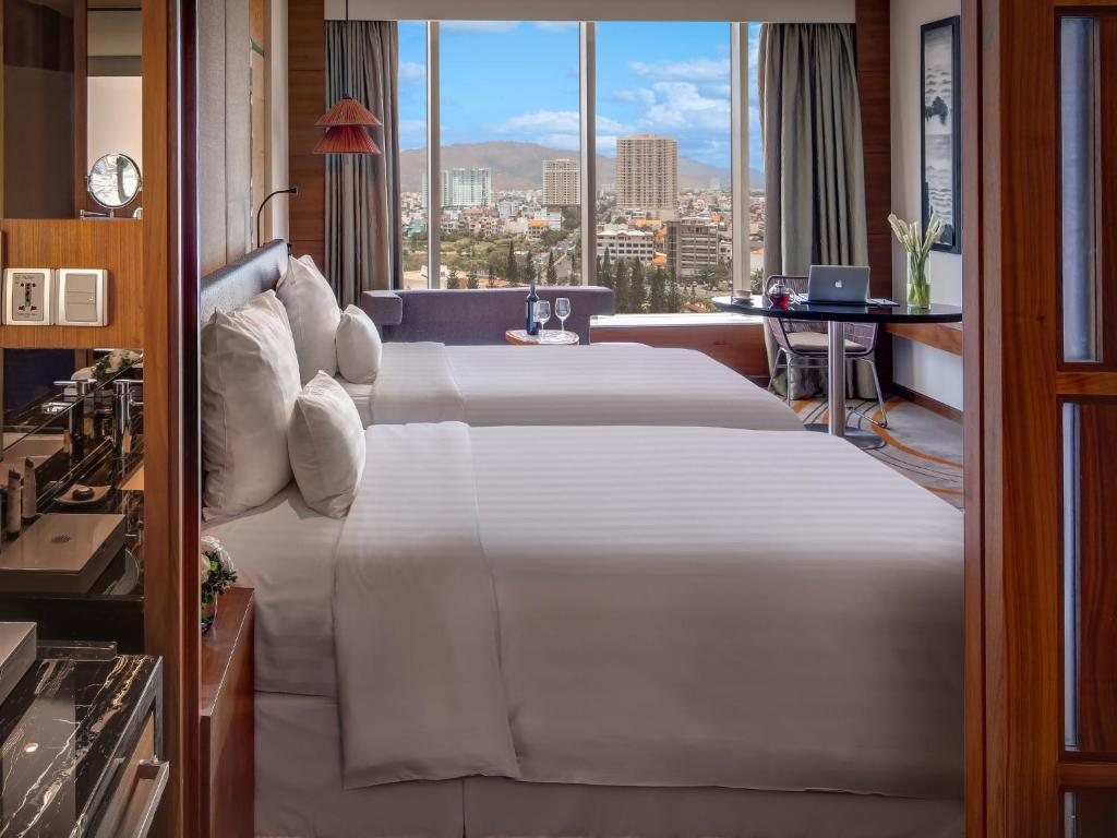 Phòng Superior City View Twin Beds - Khách sạn Pullman