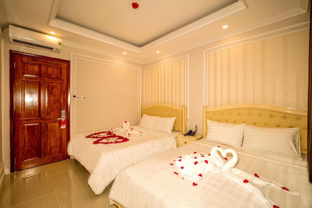 Phòng Superior 4 Người - Maya Hotel 2