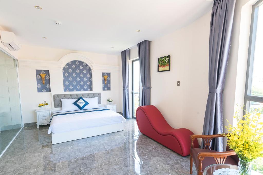 Suite có Tầm nhìn ra Ban công và Bờ hồ - Sun Beach Hotel