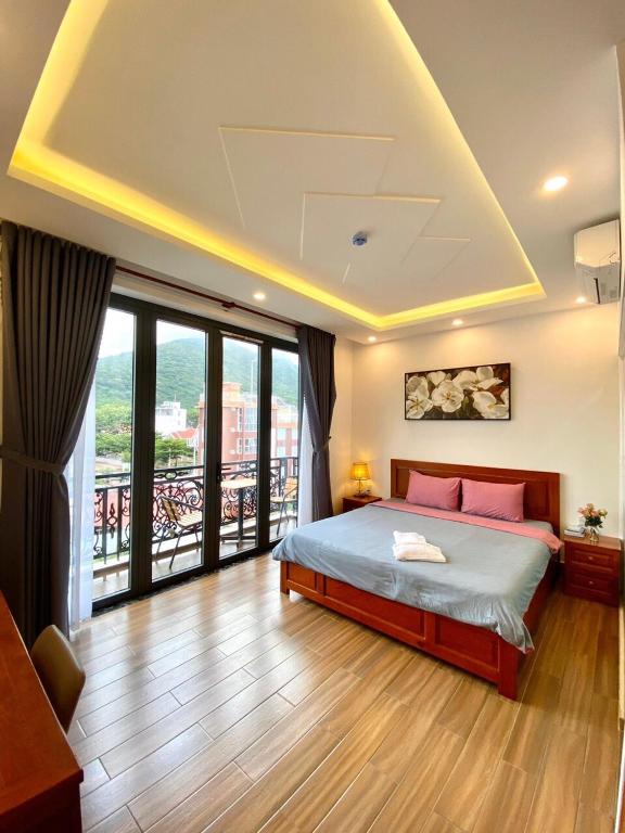 Phòng Giường Đôi Có Ban Công - Kim Ngân Hotel