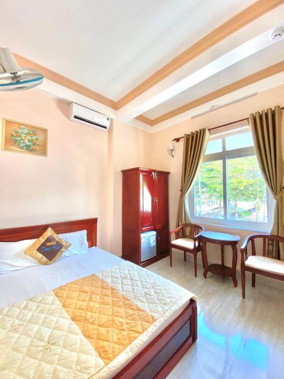 Phòng Superior Giường Đôi - Khách sạn Trung Hậu