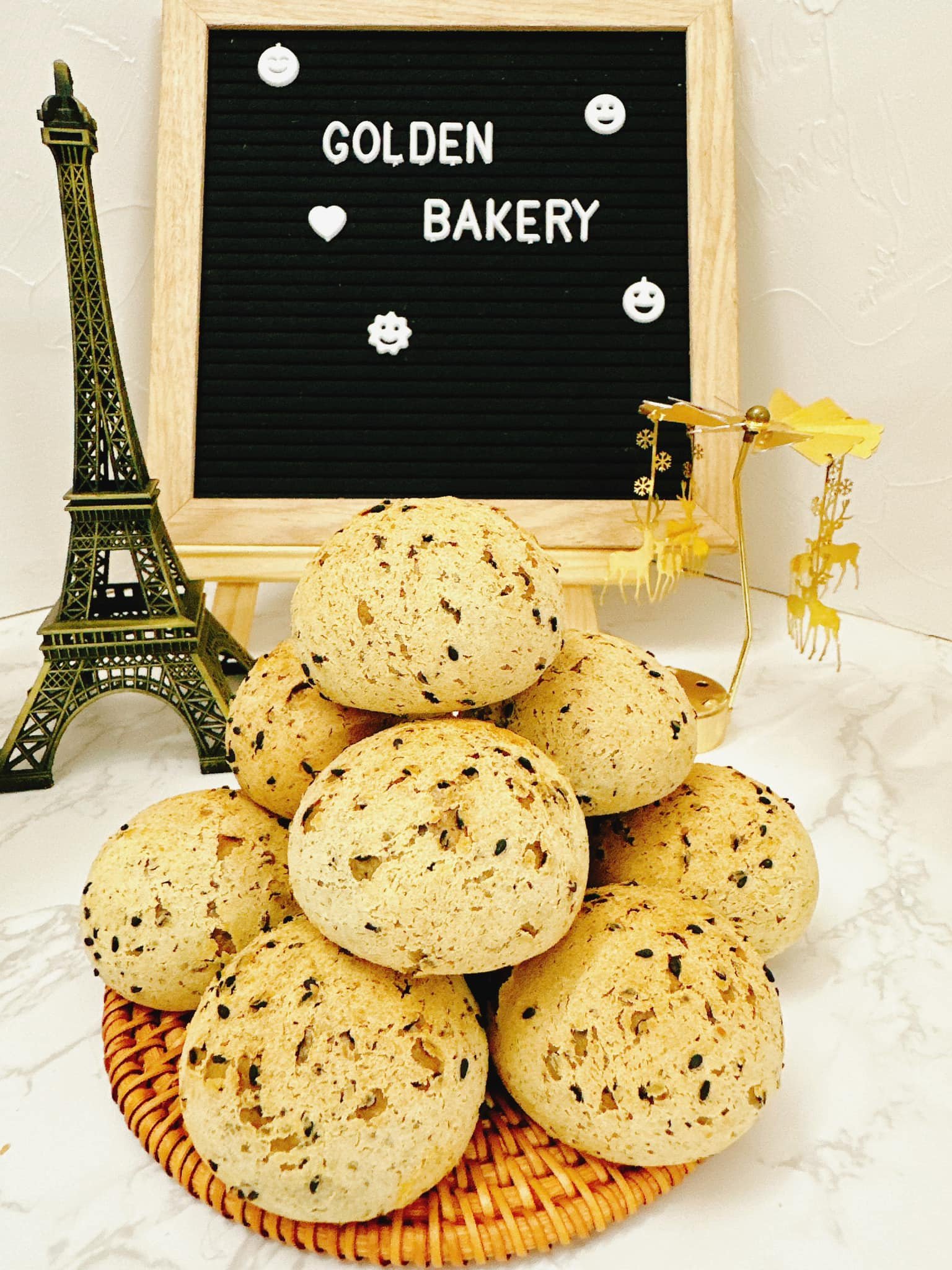 BÁNH MÌ MÈ ĐEN HÀN QUỐC 1 HỘP 4 CÁI