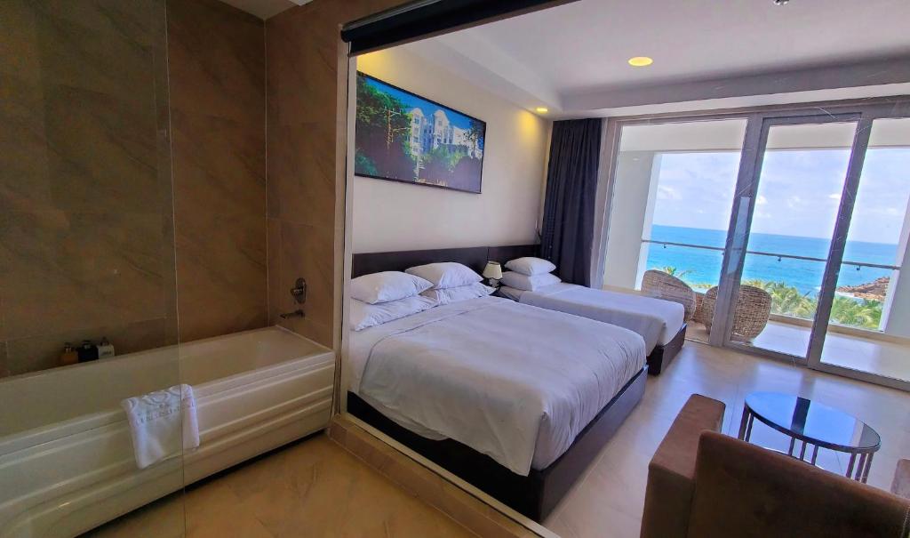 Phòng Gia Đình Nhìn Ra Biển - Orson Hotel & Resort Con Dao