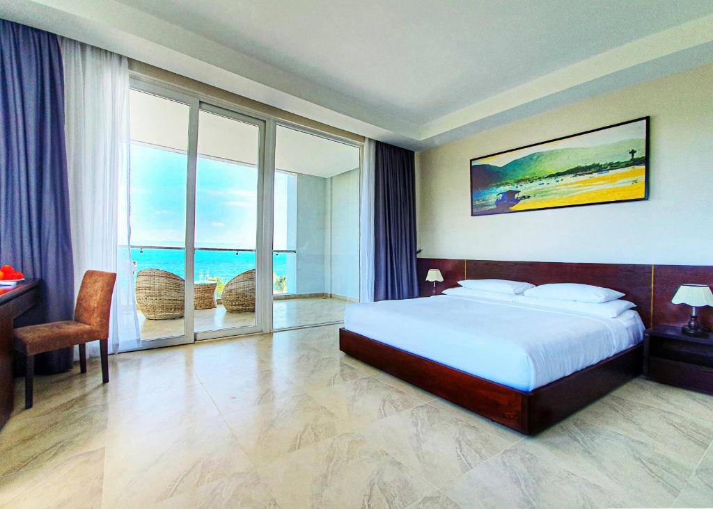 Phòng Giường Đôi Nhìn Ra Biển - Orson Hotel & Resort Con Dao