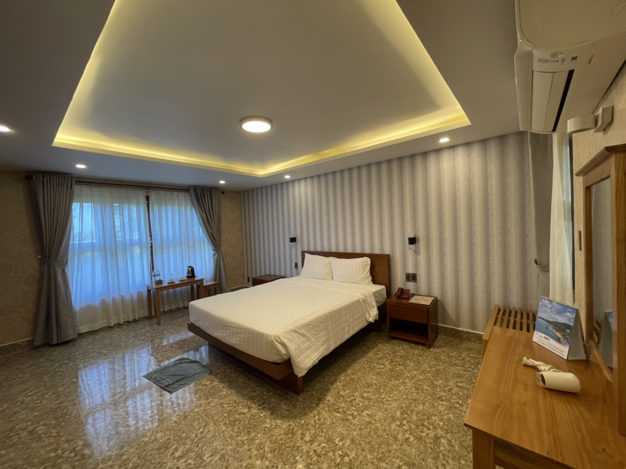 Phòng VĨ DẠ VILLA - Trân Châu Beach & Resort