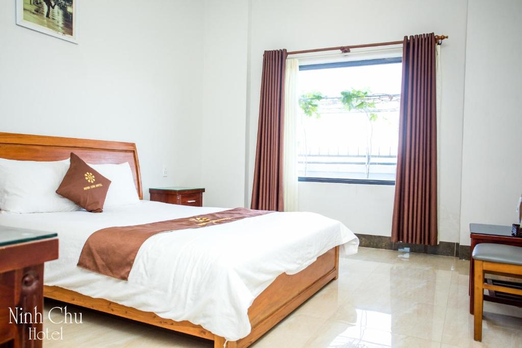 Phòng Giường Đôi - Khách Sạn Ninh Chữ 2