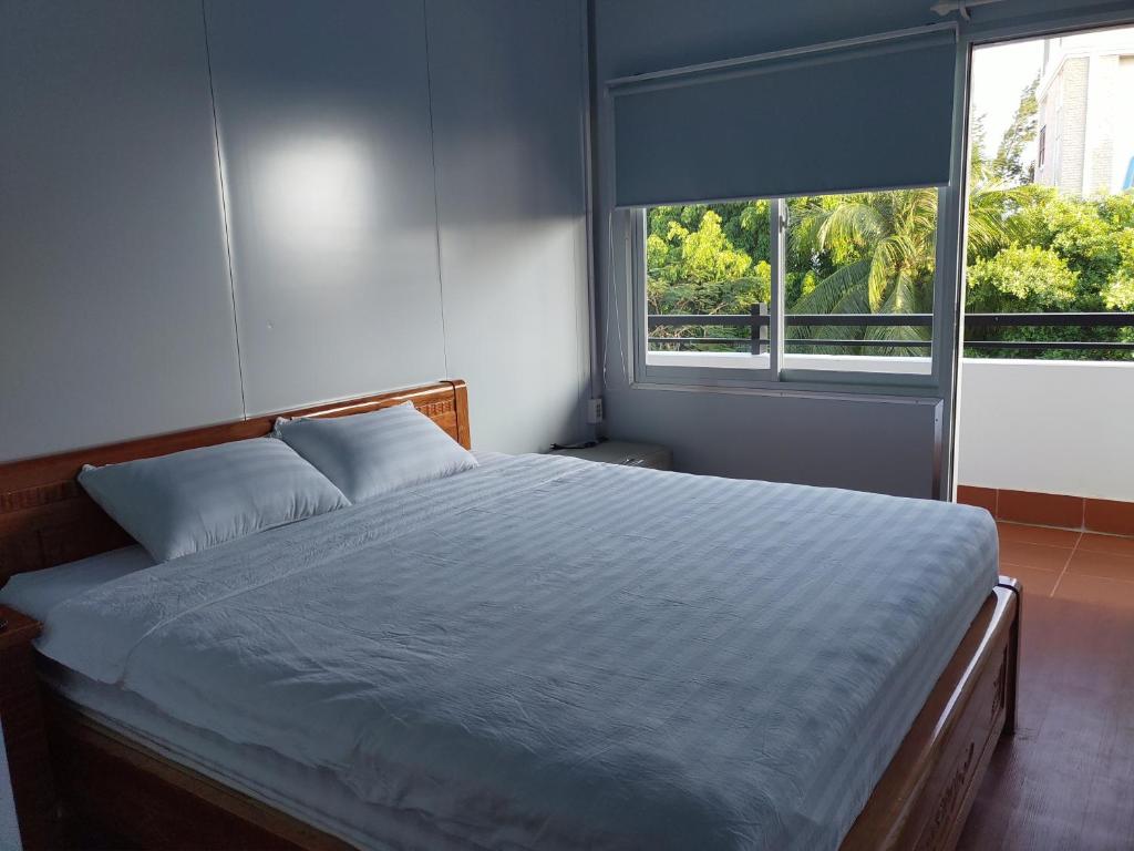 Phòng Tiêu Chuẩn Có Giường Cỡ King - Lê Huỳnh Hotel