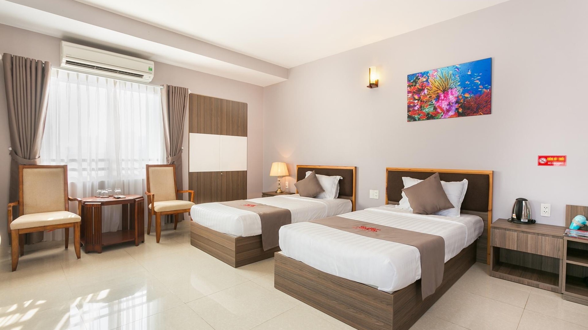 CORAL HOTEL - Phòng DELUXE TWIN/DOUBLE