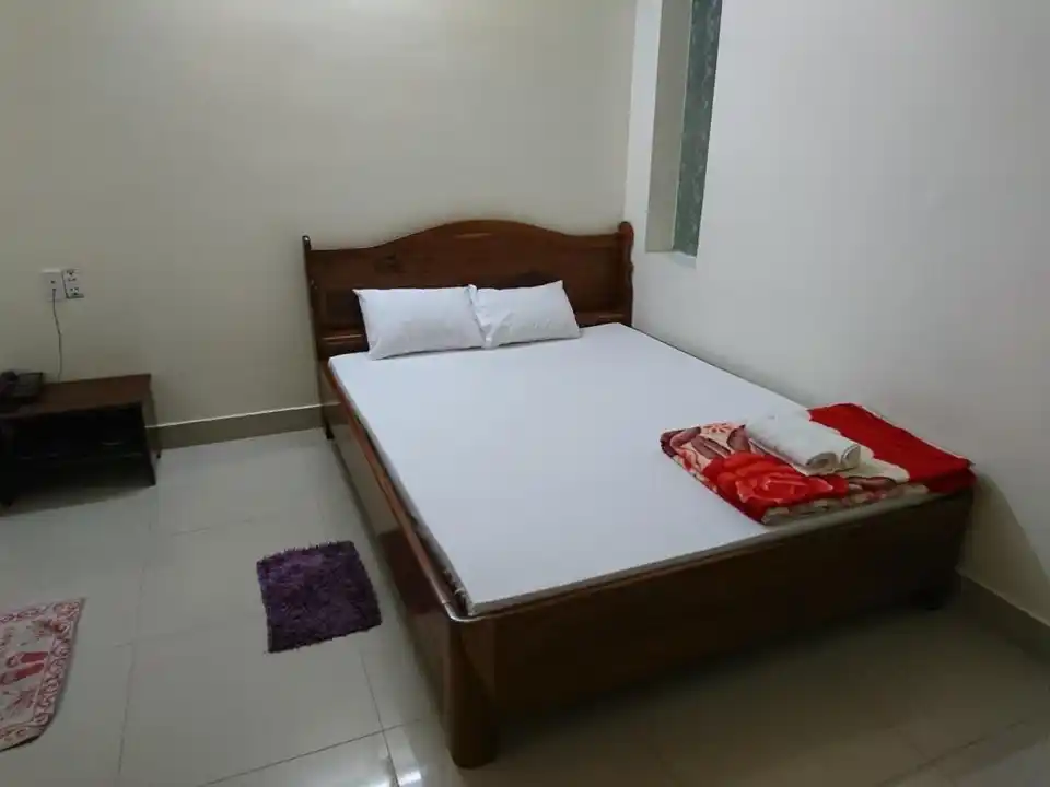 Phòng 1 giường đôi - Khách sạn Hải Anh