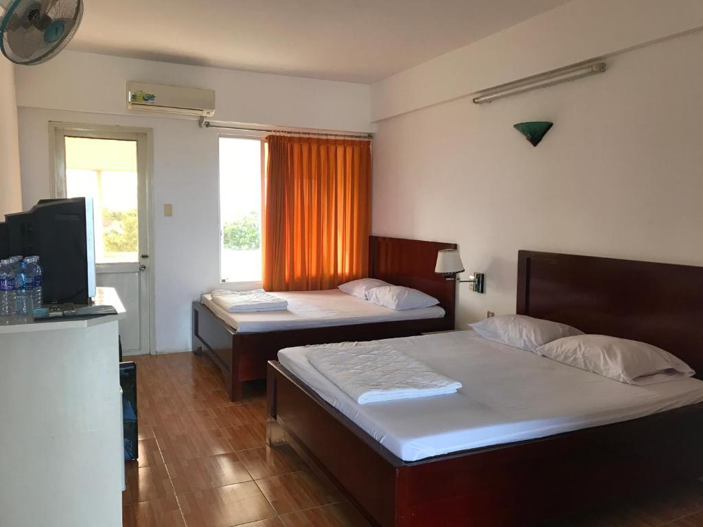 Phòng 4 người - Khách sạn Hoa Phượng Đỏ