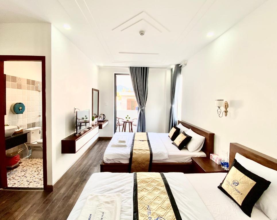 Phòng 4 Người Có Ban Công - Hotel Đức Thành