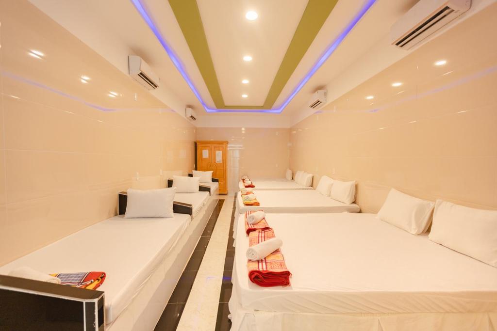 Phòng Gia Đình Tiêu Chuẩn - Fairy Hills - Suoi Tien Hills Hotel