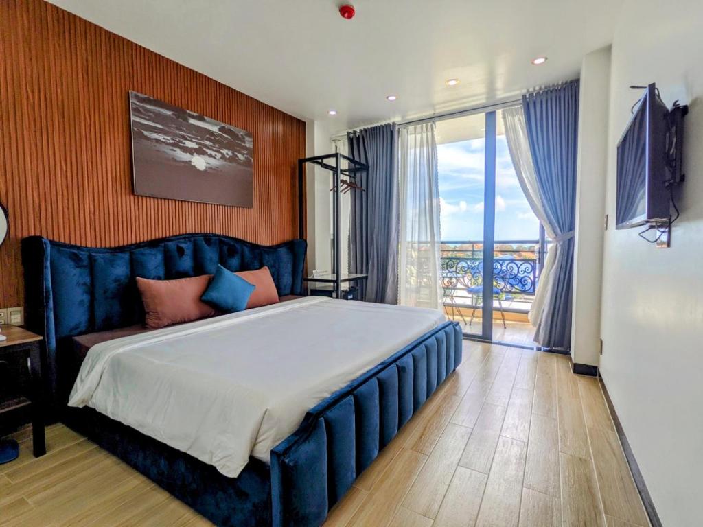 Phòng Có Giường Cỡ King Với Ban Công - Tuấn Ninh Hotel II