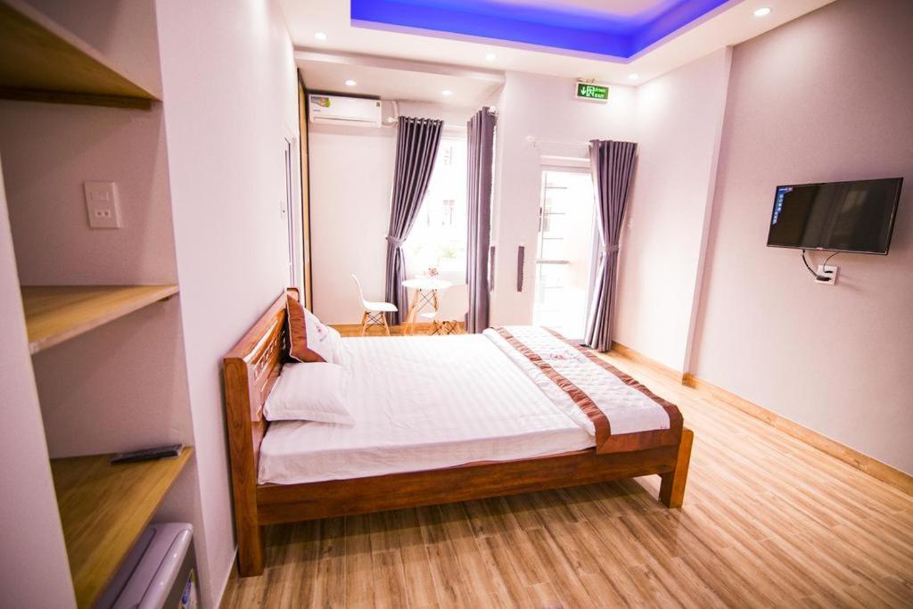 Phòng Deluxe Giường Đôi - Sunny Hotel