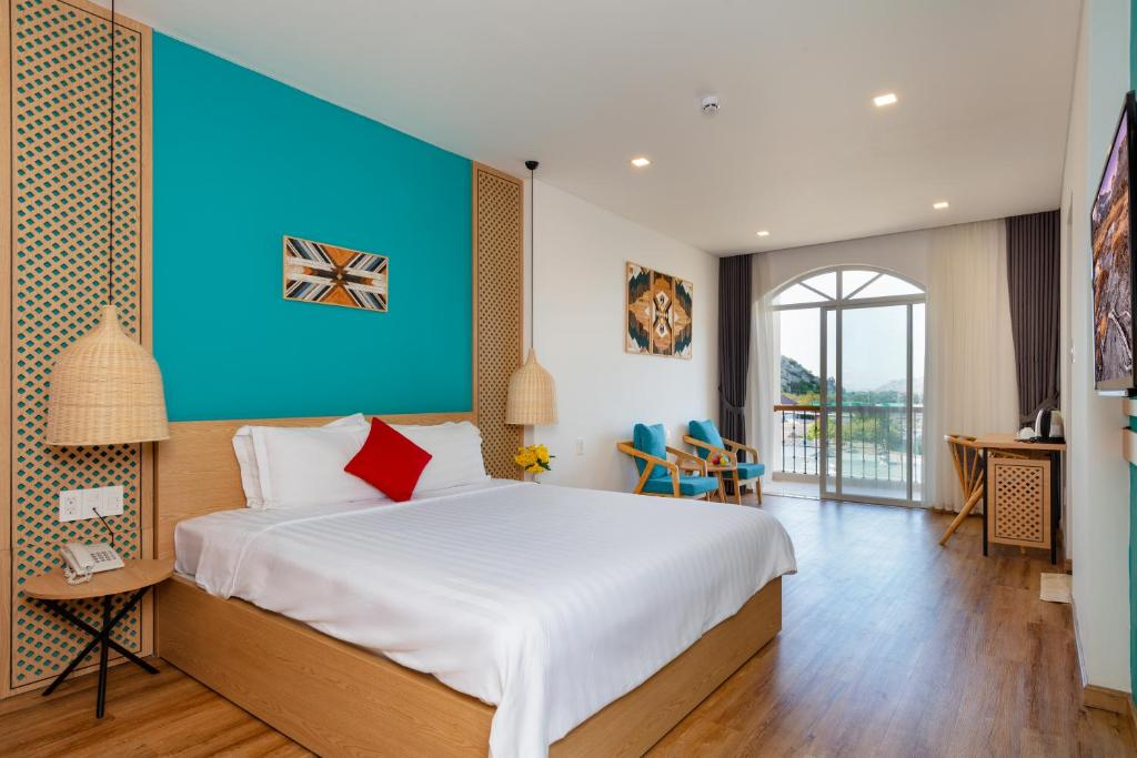 Double Room with Balcony and Sea View - Hòn Cò Cà Ná
