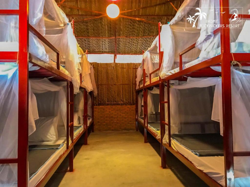 Giường Đơn trong Phòng ngủ tập thể - iHome Backpacker Resort - The iHome Original