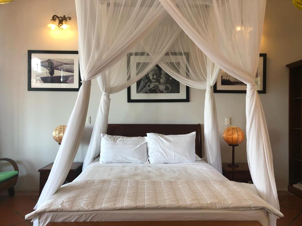 Phòng Deluxe Giường Đôi Với Ban Công và Tầm Nhìn Ra Biển - Full Moon Beach Resort