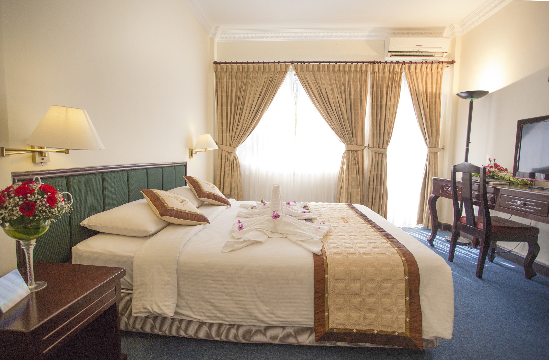 Voucher KHÁCH SẠN ROYAL - TRỌN GÓI 3 NGÀY 2 ĐÊM