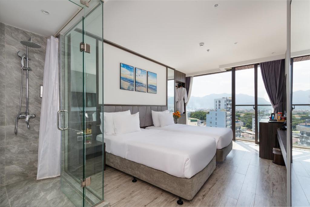Phòng Superior 3 Người - Ivy Hotel Nha Trang