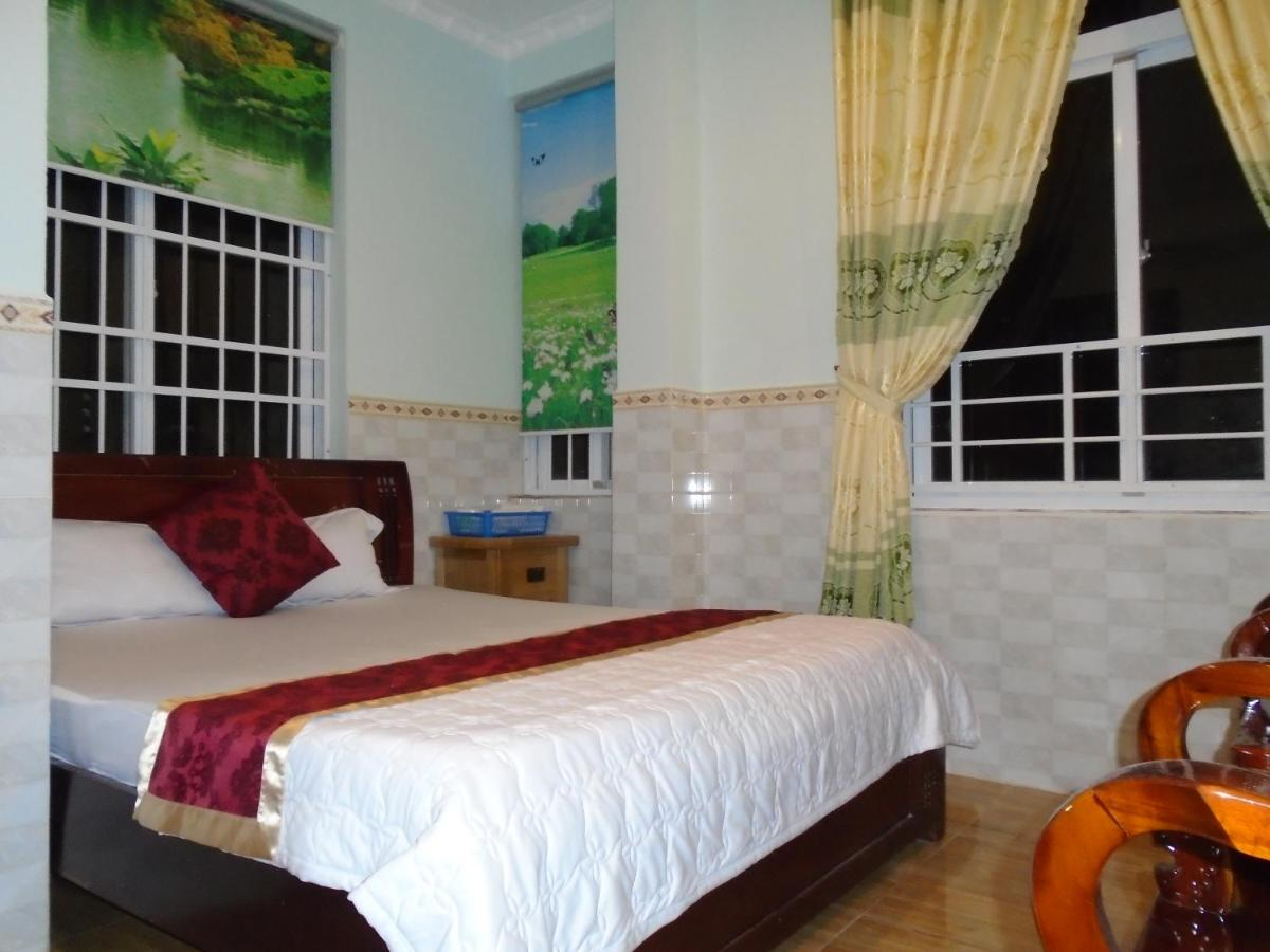 Phòng 1 giường - Hotel Hoàng Linh