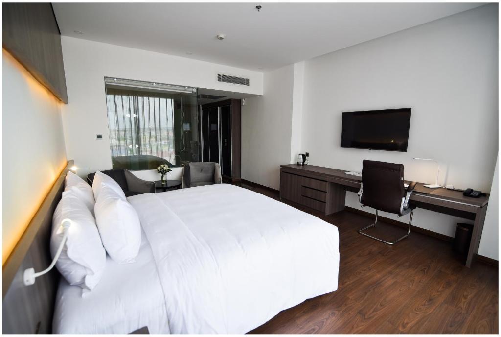 Phòng Cổ Điển Có Giường Cỡ King - The Mira Central Park Hotel