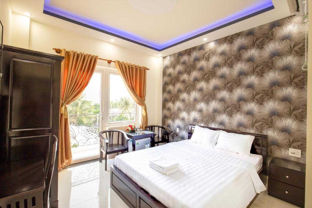 Phòng Giường Đôi Có Ban Công - An Phát Hotel