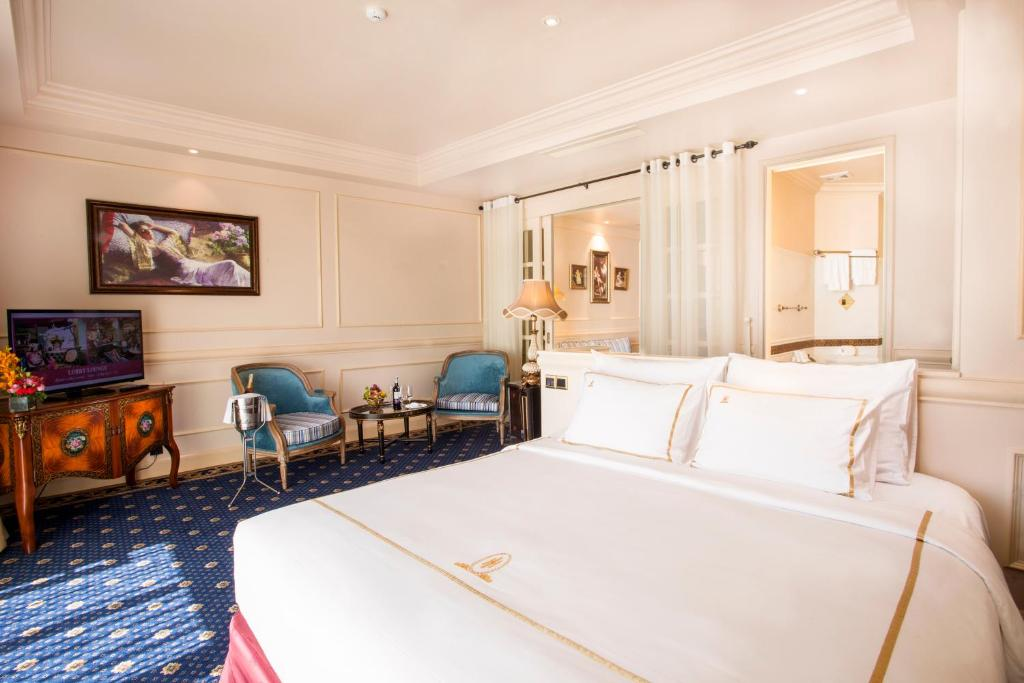 Phòng Có Giường Cỡ King Nhìn Ra Vườn - The Imperial Hotel & Resort