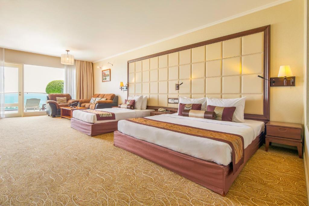 Phòng Gia đình Premium Deluxe - Sea Links Beach Resort & Golf