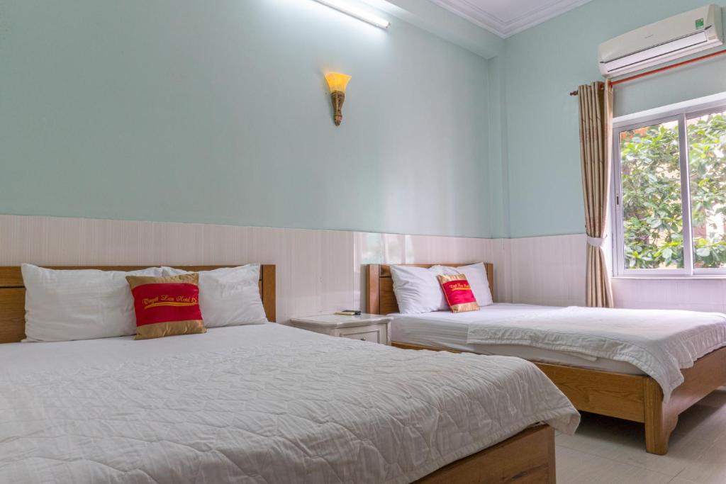 Phòng 4 Người - Tuyết Lan Hotel